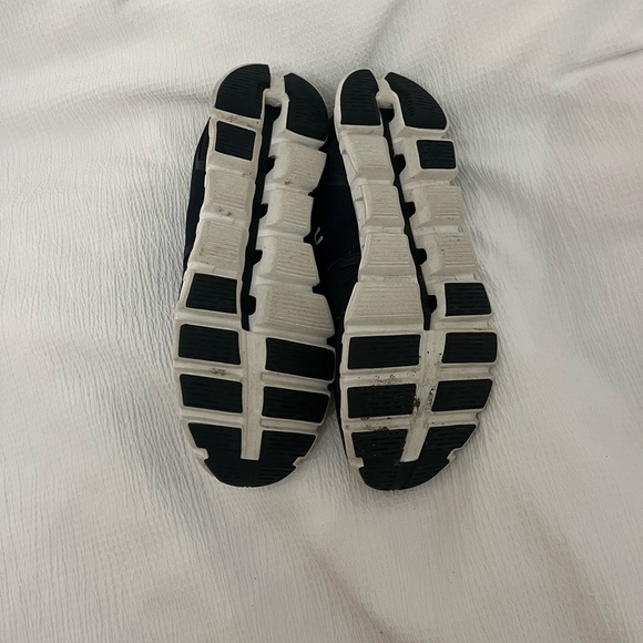 Black on clouds - Picture 2 of 2